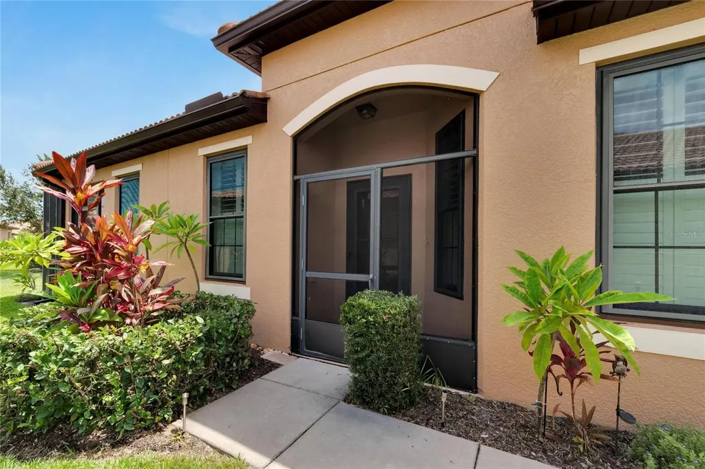 5660 Sunset Falls Drive Apollo Beach FL 33572