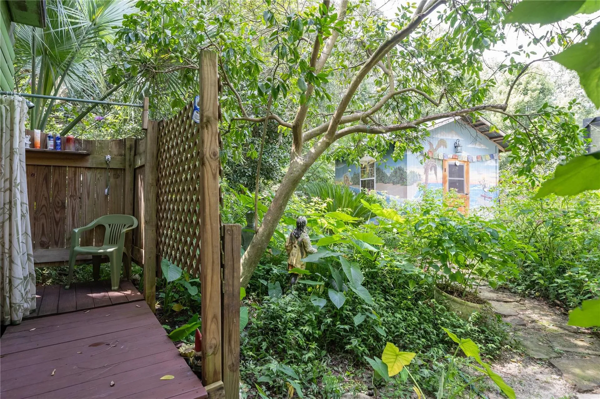 250 W West Lake Drive Hawthorne FL 32640