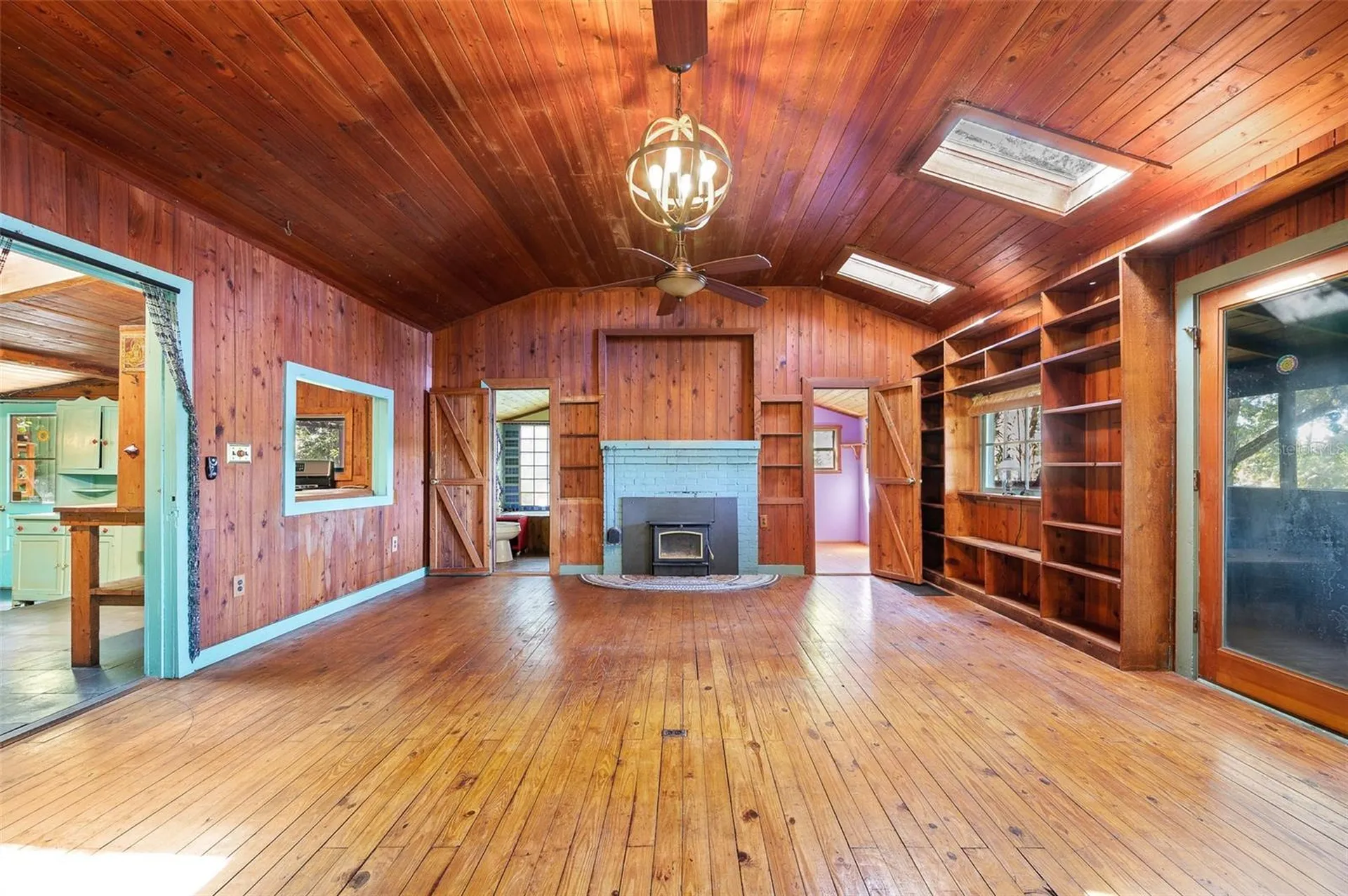 250 W West Lake Drive Hawthorne FL 32640