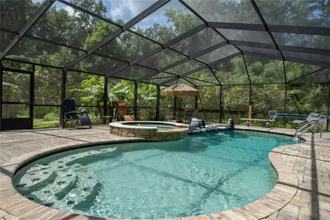 250 W West Lake Drive Hawthorne FL 32640