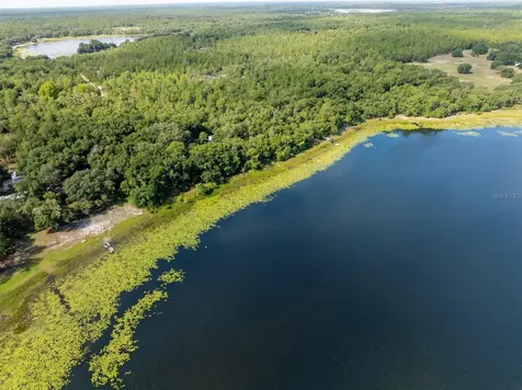 250 W West Lake Drive Hawthorne FL 32640
