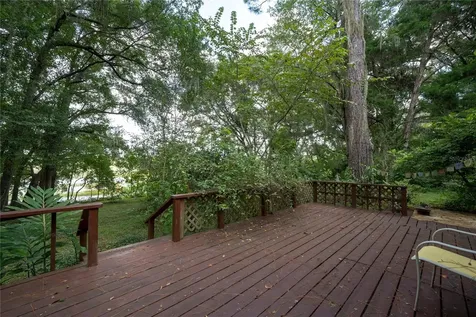 250 W West Lake Drive Hawthorne FL 32640