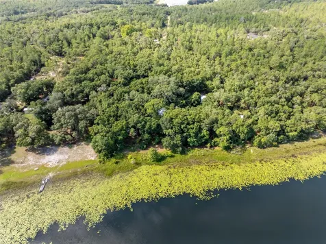 250 W West Lake Drive Hawthorne FL 32640