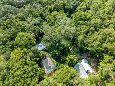 250 W West Lake Drive Hawthorne FL 32640