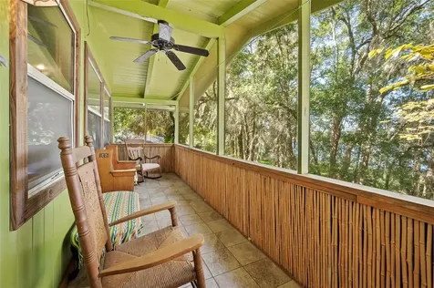 250 W West Lake Drive Hawthorne FL 32640