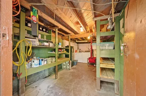 250 W West Lake Drive Hawthorne FL 32640