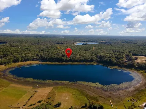 250 W West Lake Drive Hawthorne FL 32640