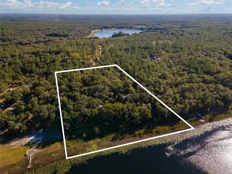 250 W West Lake Drive Hawthorne FL 32640