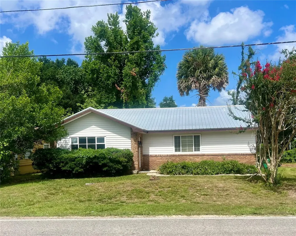 1503 N Garfield Avenue Deland FL 32724