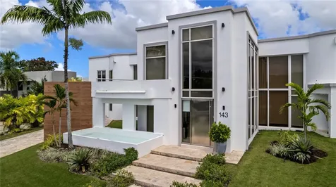 La Villa De Torrimar Reina Victoria Guaynabo PR 00969