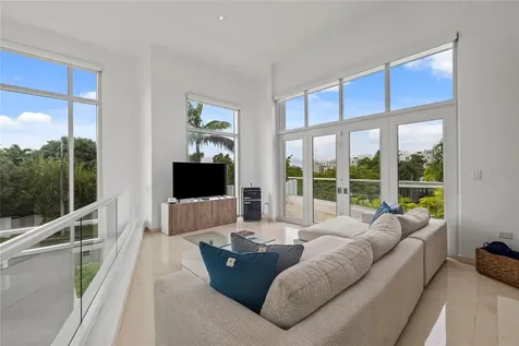 La Villa De Torrimar Reina Victoria Guaynabo PR 00969