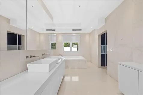 La Villa De Torrimar Reina Victoria Guaynabo PR 00969