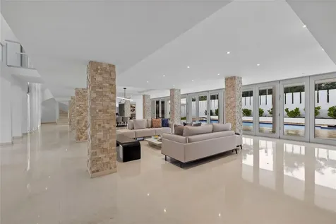 La Villa De Torrimar Reina Victoria Guaynabo PR 00969