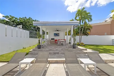 La Villa De Torrimar Reina Victoria Guaynabo PR 00969