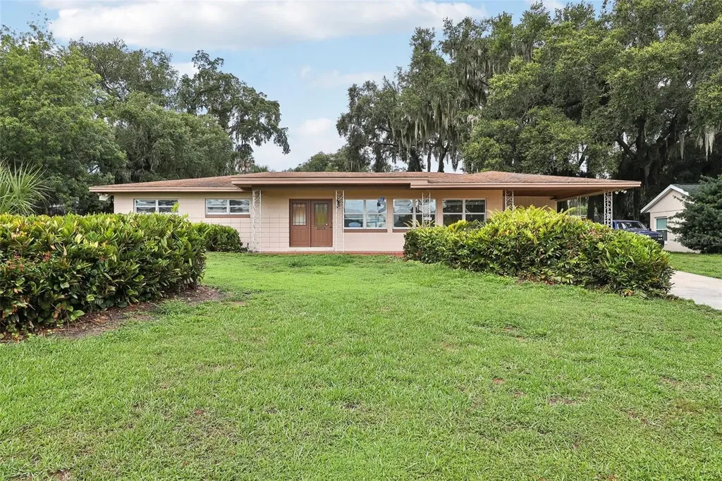 1105 N Palmetto Street Leesburg FL 34748