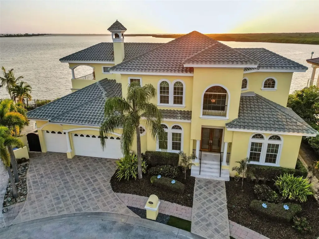 4104 Causeway Vista Drive Tampa FL 33615