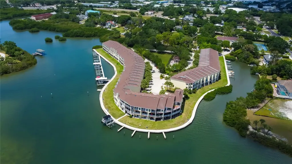 129 Brent Circle Oldsmar FL 34677