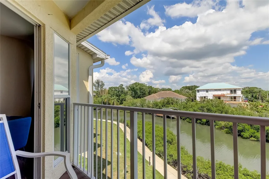 129 Brent Circle Oldsmar FL 34677
