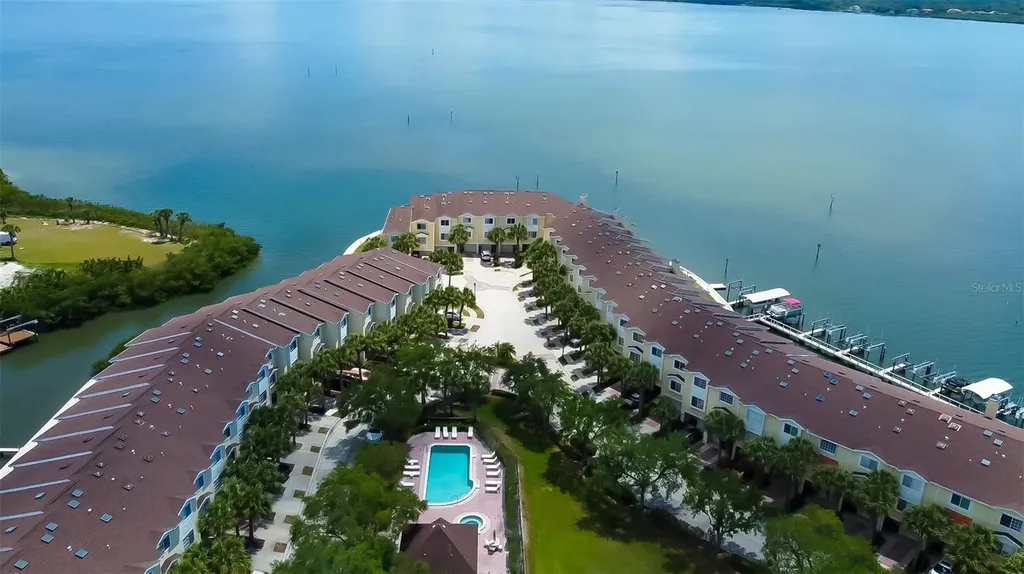 129 Brent Circle Oldsmar FL 34677