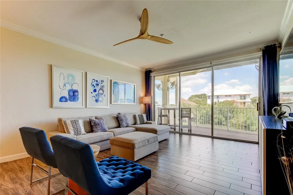 129 Brent Circle Oldsmar FL 34677