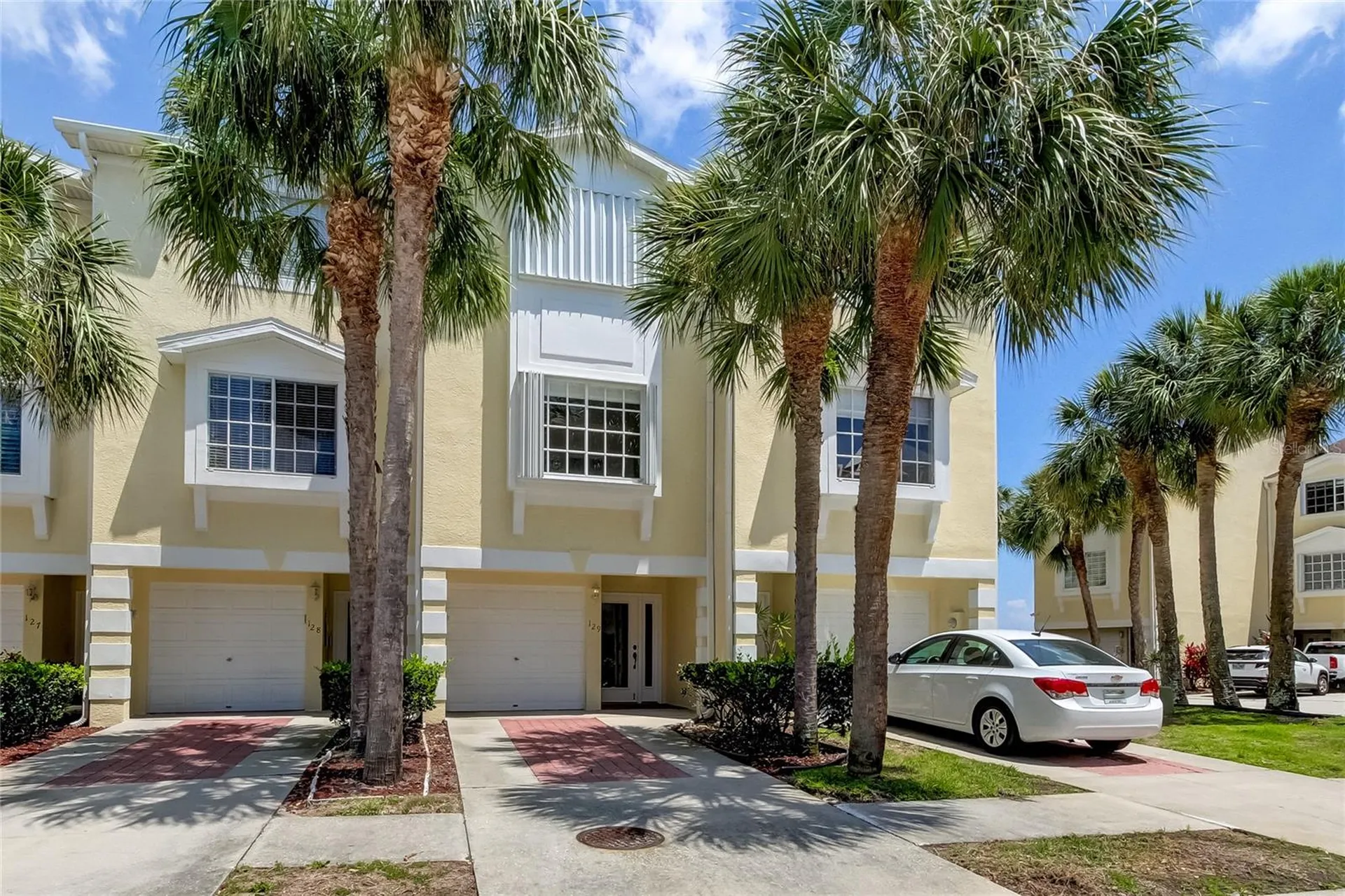 129 Brent Circle Oldsmar FL 34677