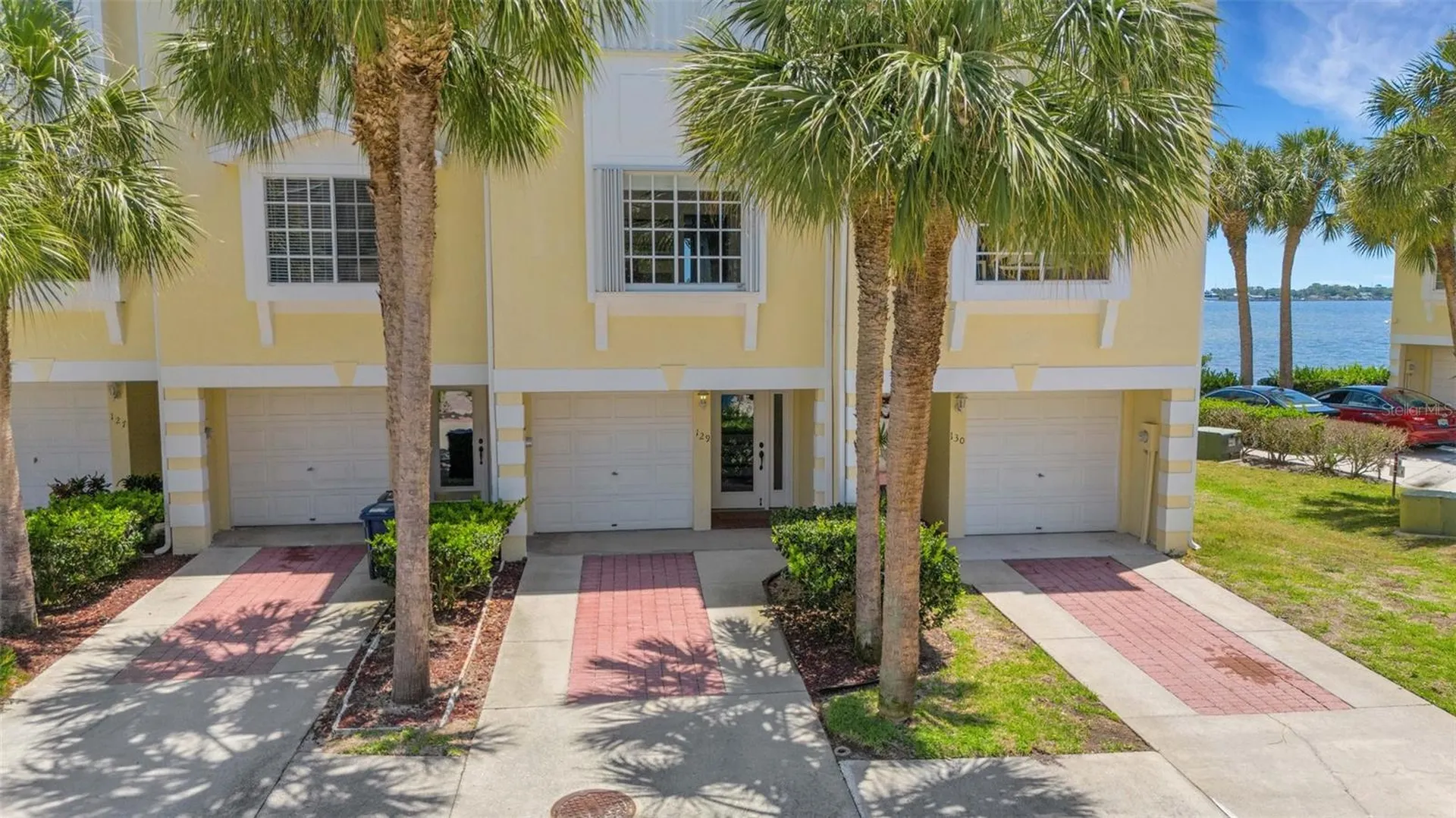 129 Brent Circle Oldsmar FL 34677