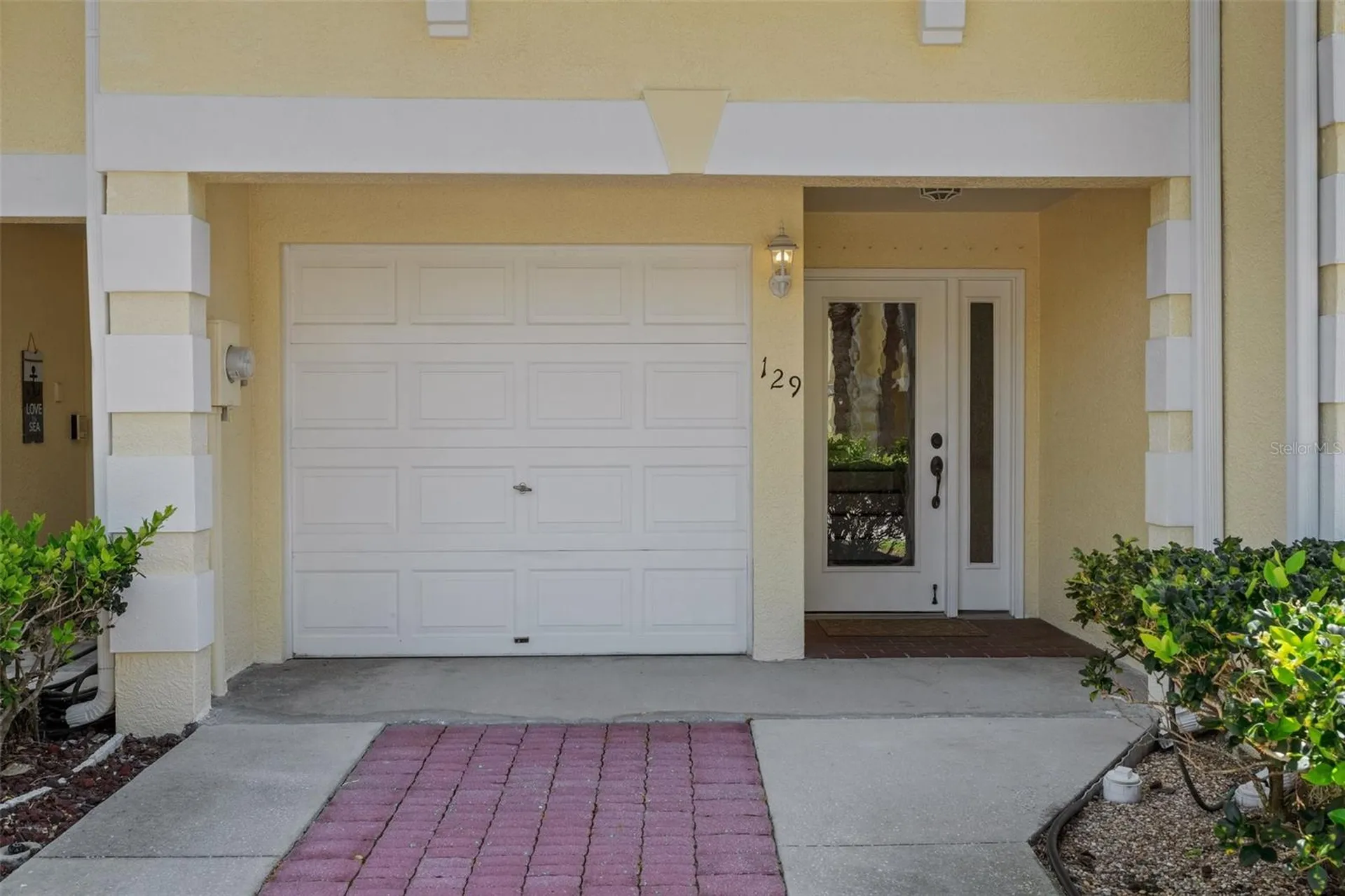 129 Brent Circle Oldsmar FL 34677