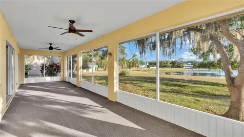 981 Country Lake Circle Lake Wales FL 33898