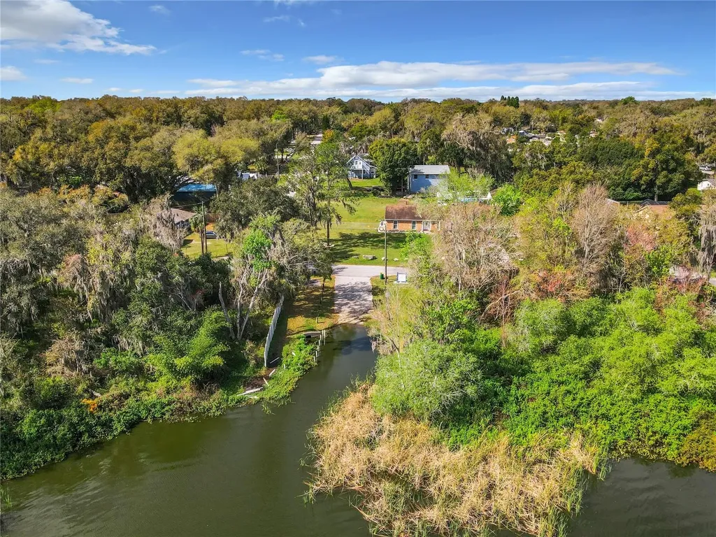510 Tighe Avenue Seffner FL 33584