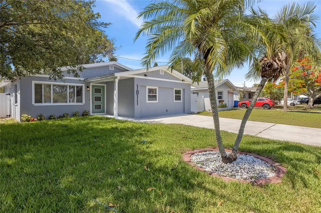 1811 Massachusetts Avenue NE St Petersburg FL 33703