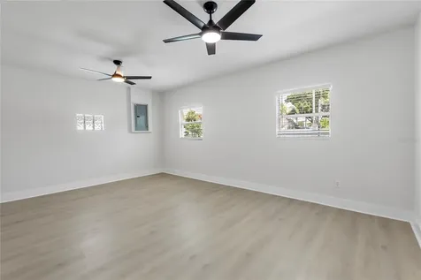 1811 Massachusetts Avenue NE St Petersburg FL 33703