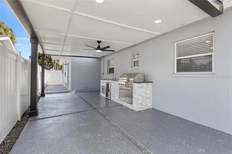 1811 Massachusetts Avenue NE St Petersburg FL 33703