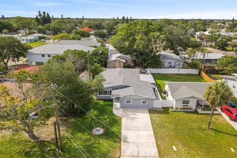 1811 Massachusetts Avenue NE St Petersburg FL 33703