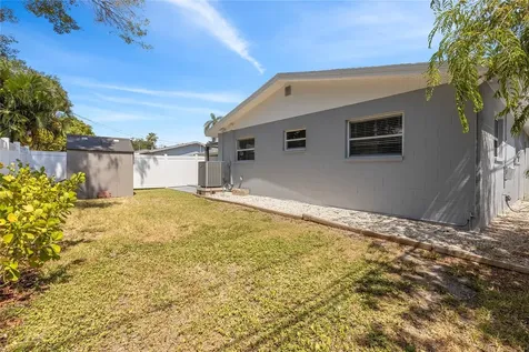 1811 Massachusetts Avenue NE St Petersburg FL 33703