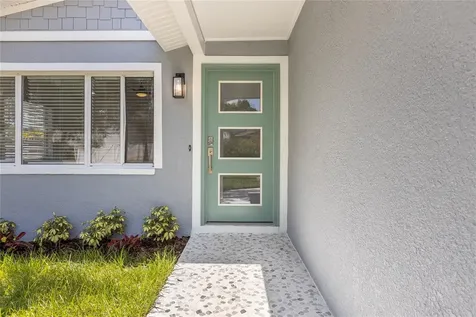 1811 Massachusetts Avenue NE St Petersburg FL 33703