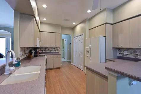 5708 Eastwind Drive Sarasota FL 34233