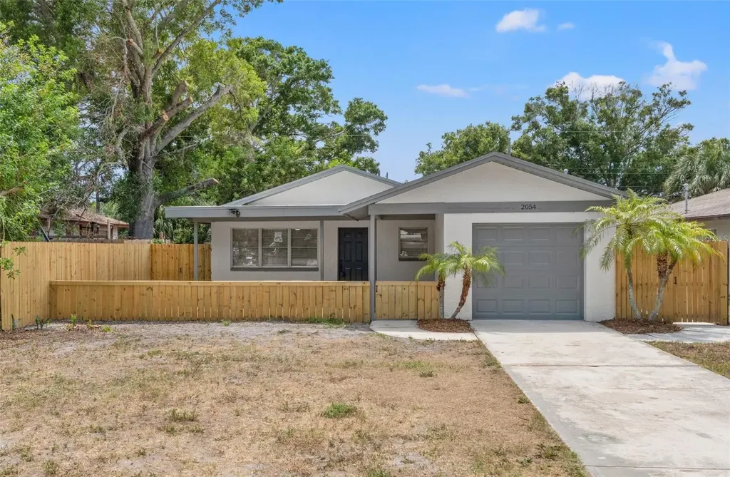 2054 Coral Way Largo FL 33771