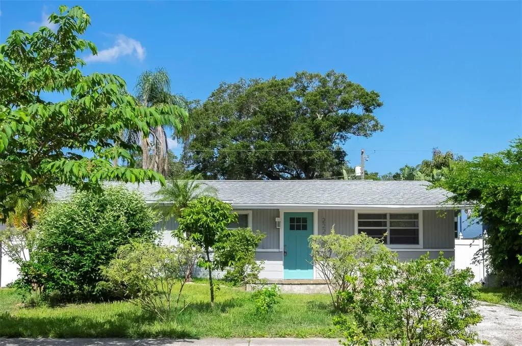 222 Orangewood Avenue Clearwater FL 33755