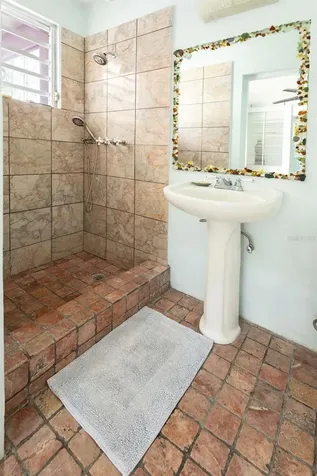393 Calle Jose Sueiro Vieques PR 00765