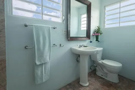 393 Calle Jose Sueiro Vieques PR 00765