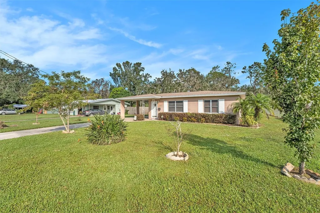 1502 E Mimosa Drive Plant City FL 33563