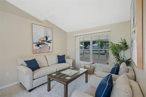 933 Van Loon Court Kissimmee FL 34758