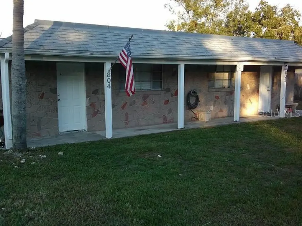 802 Saint Petersburg Drive W Oldsmar FL 34677