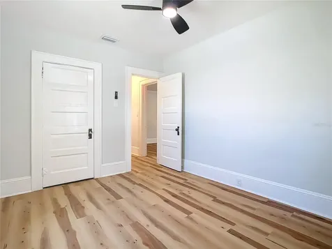 420 N Texas Avenue Tavares FL 32778
