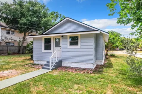 420 N Texas Avenue Tavares FL 32778