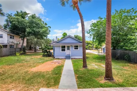 420 N Texas Avenue Tavares FL 32778