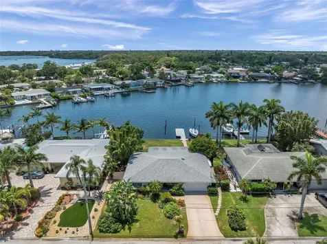 2445 W Bay Isle Drive SE St Petersburg FL 33705