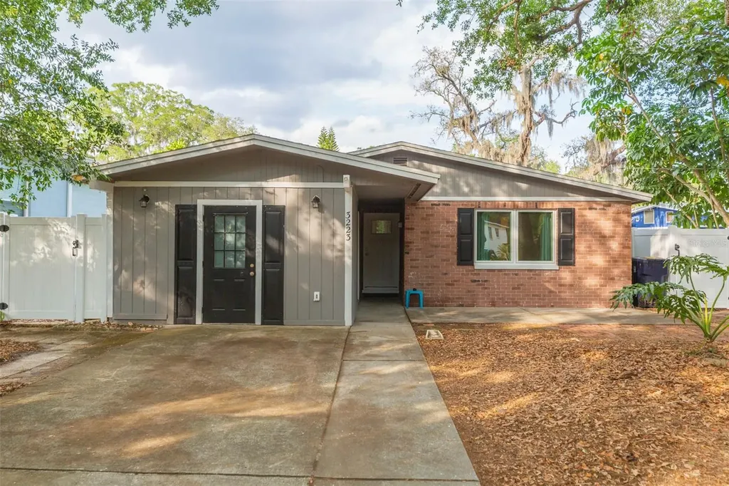 3223 W Victoria Avenue Tampa FL 33611