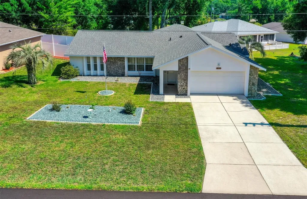 13027 NE 7th Loop Silver Springs FL 34488
