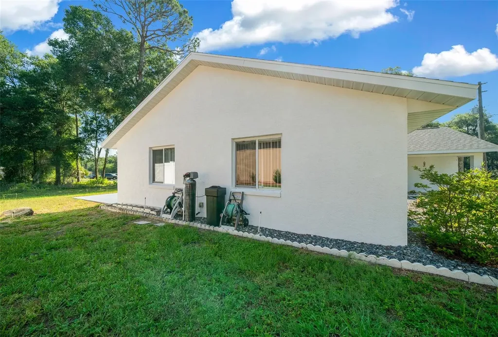 13027 NE 7th Loop Silver Springs FL 34488
